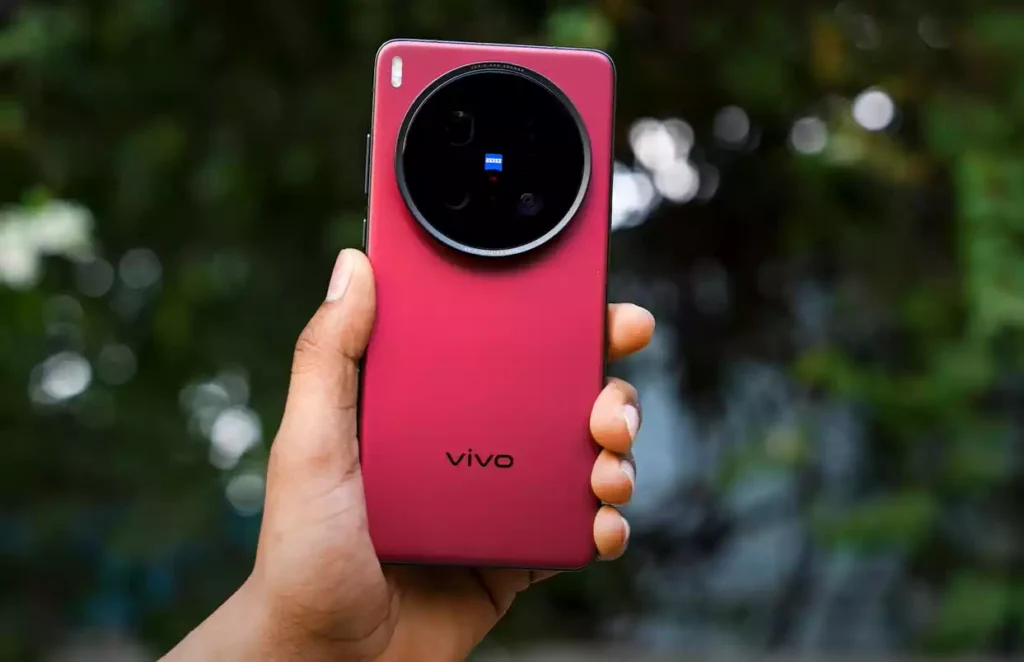 VIVO X200 Ultra Design and In-Hand Feel